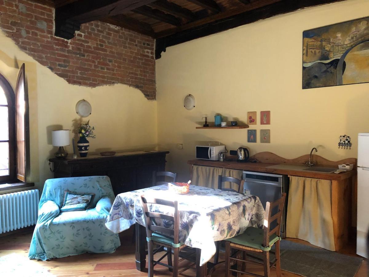 Hotel La Casa Del Castellano Cinzano Esterno foto